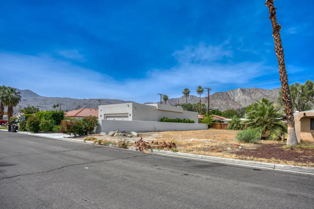 52065 Avenida Navarro La Quinta, CA 92253