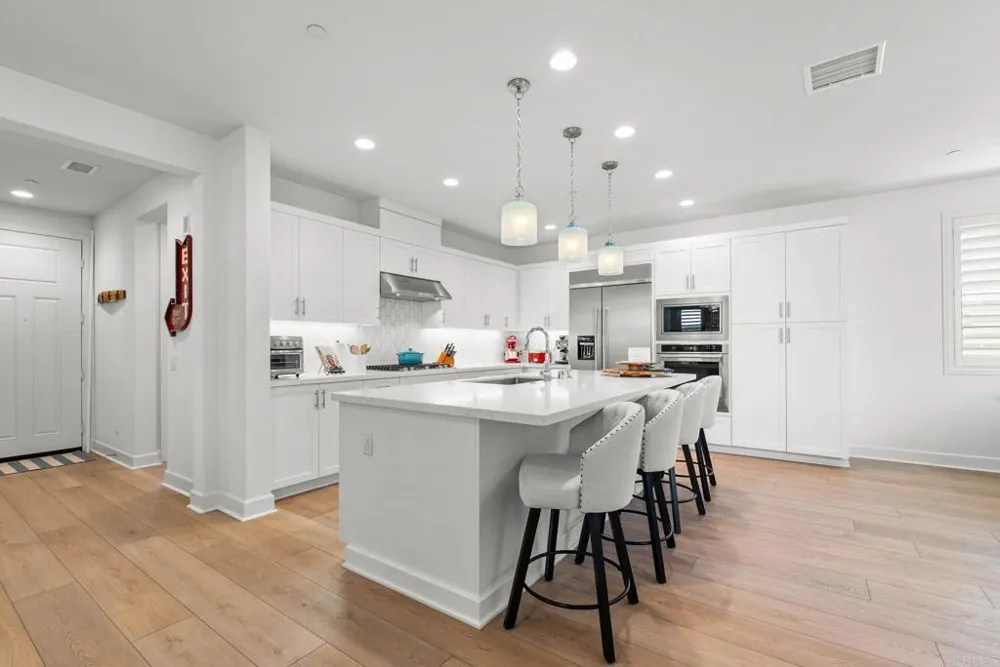 105 S Nevada Ave. Ventura, CA 93004