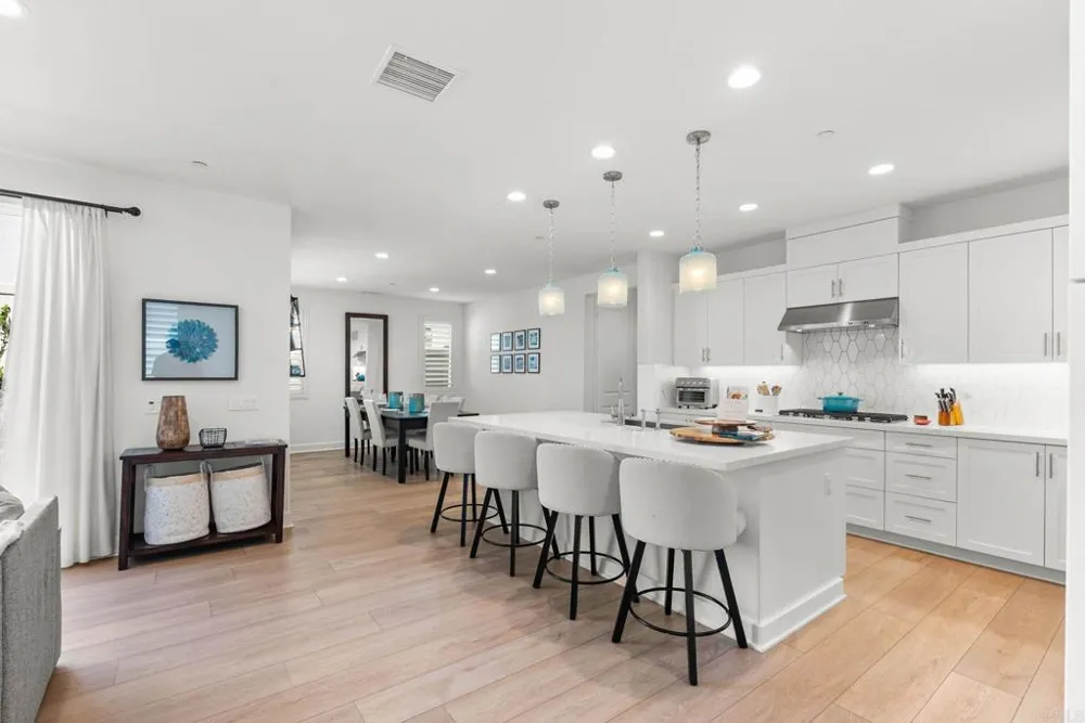 105 S Nevada Ave. Ventura, CA 93004