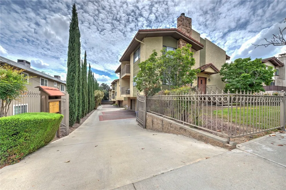 42 Esperanza Avenue Sierra Madre, CA 91024
