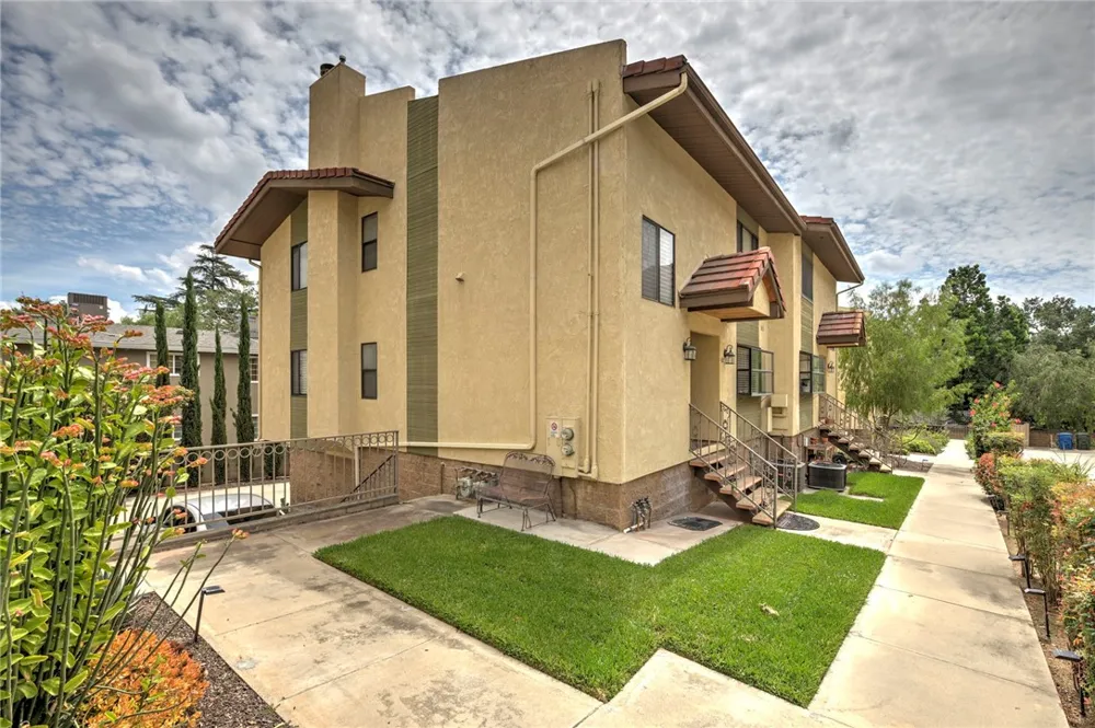 42 Esperanza Avenue Sierra Madre, CA 91024