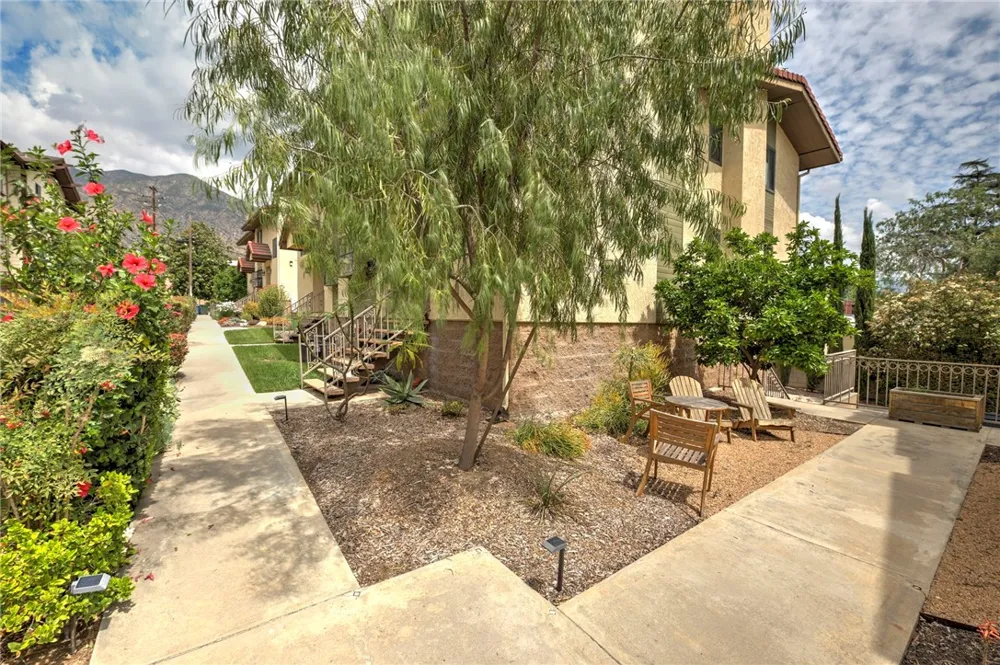 42 Esperanza Avenue Sierra Madre, CA 91024
