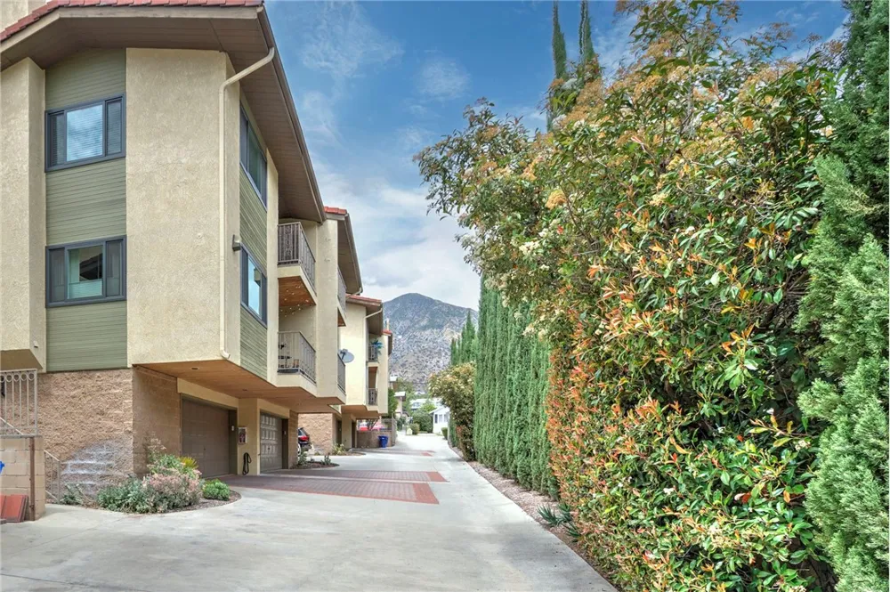 42 Esperanza Avenue Sierra Madre, CA 91024