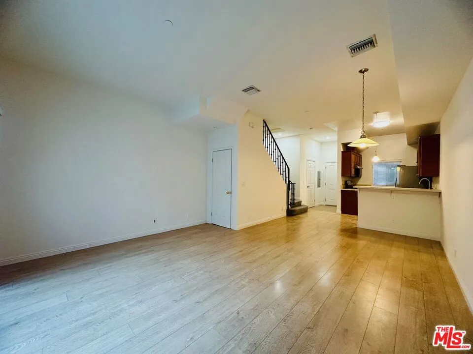 14735 Friar Street #110 Van Nuys, CA 91411