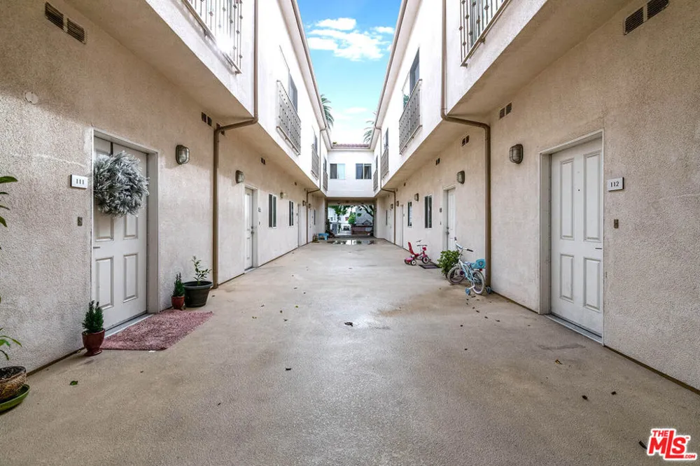 14735 Friar Street #110 Van Nuys, CA 91411
