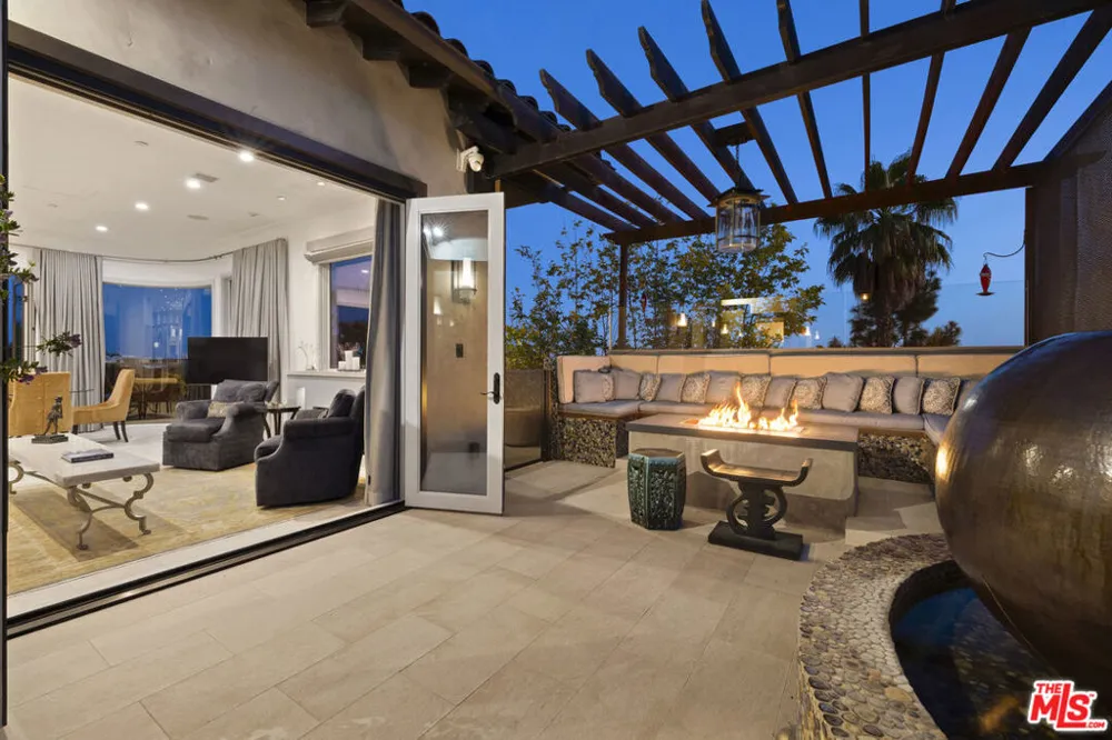 1380 Summitridge Place Beverly Hills, CA 90210