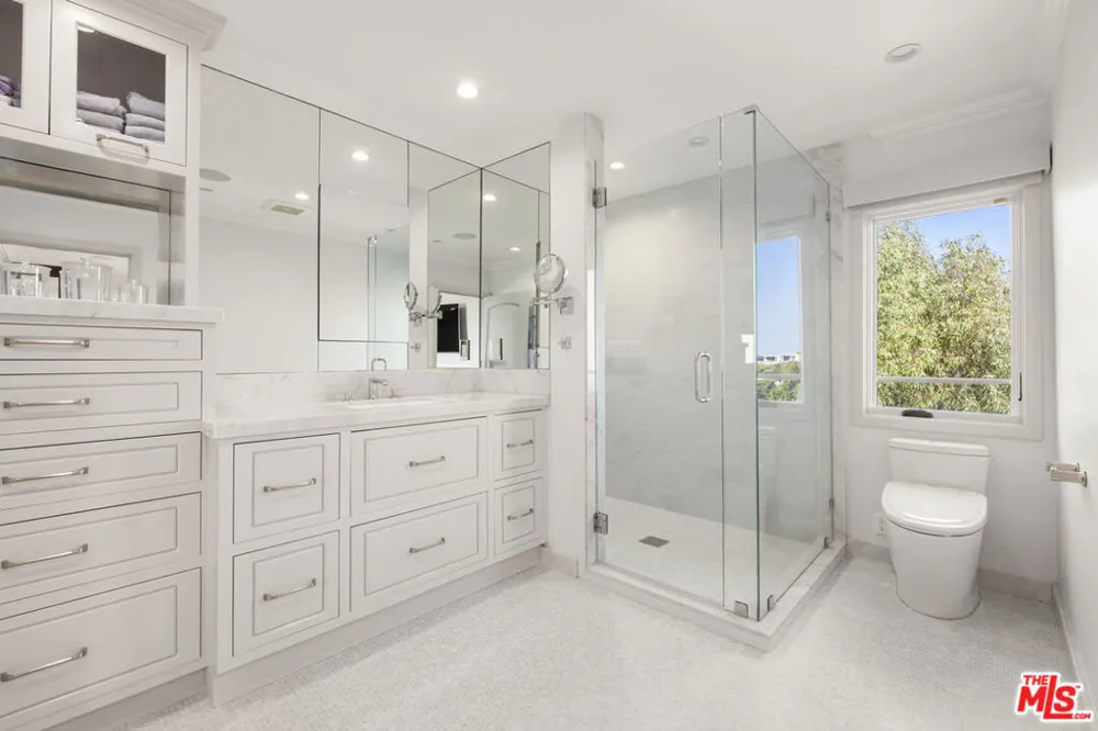 1380 Summitridge Place Beverly Hills, CA 90210