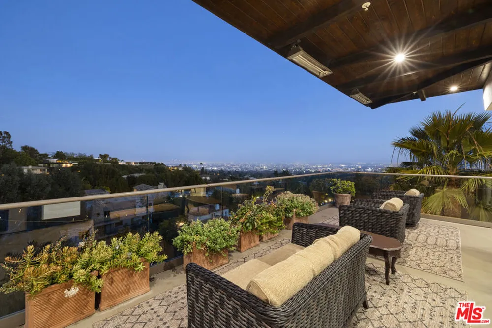 1380 Summitridge Place Beverly Hills, CA 90210