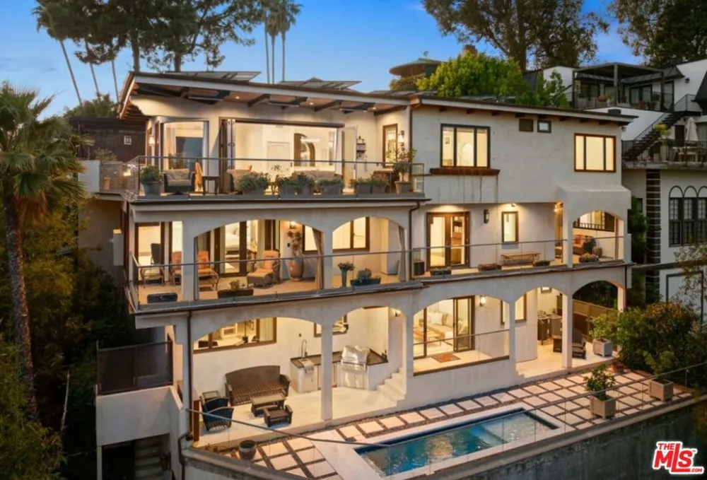 1380 Summitridge Place Beverly Hills, CA 90210