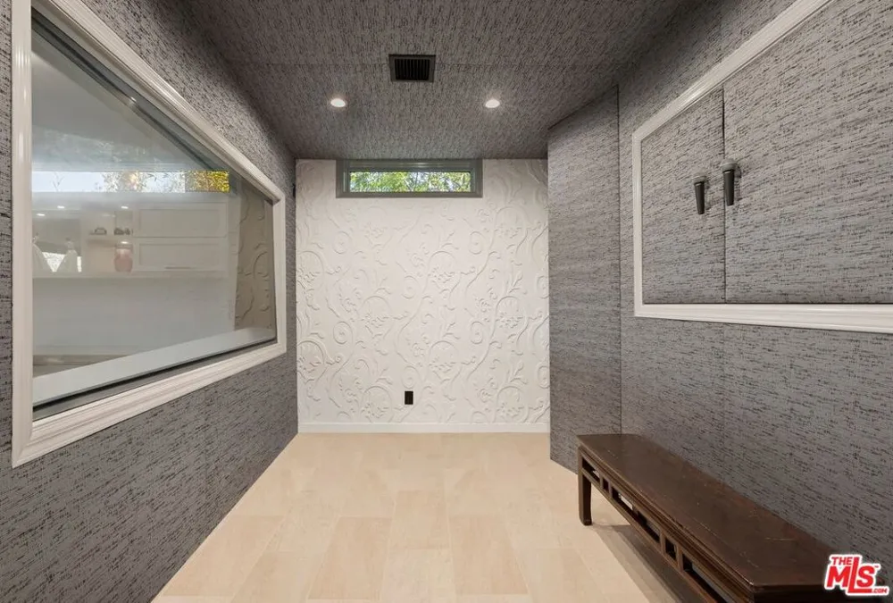1380 Summitridge Place Beverly Hills, CA 90210