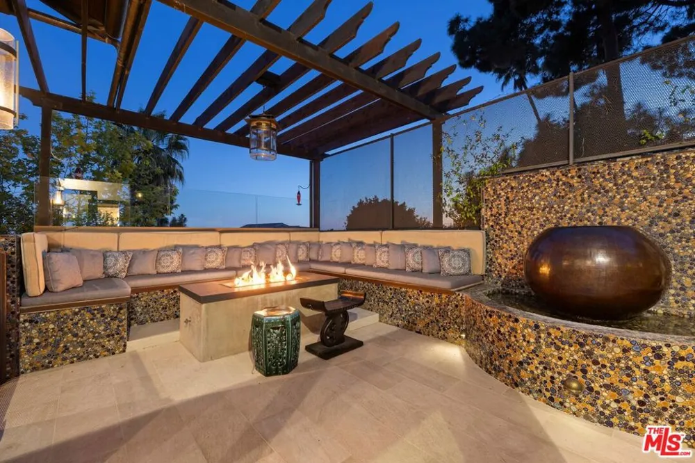 1380 Summitridge Place Beverly Hills, CA 90210