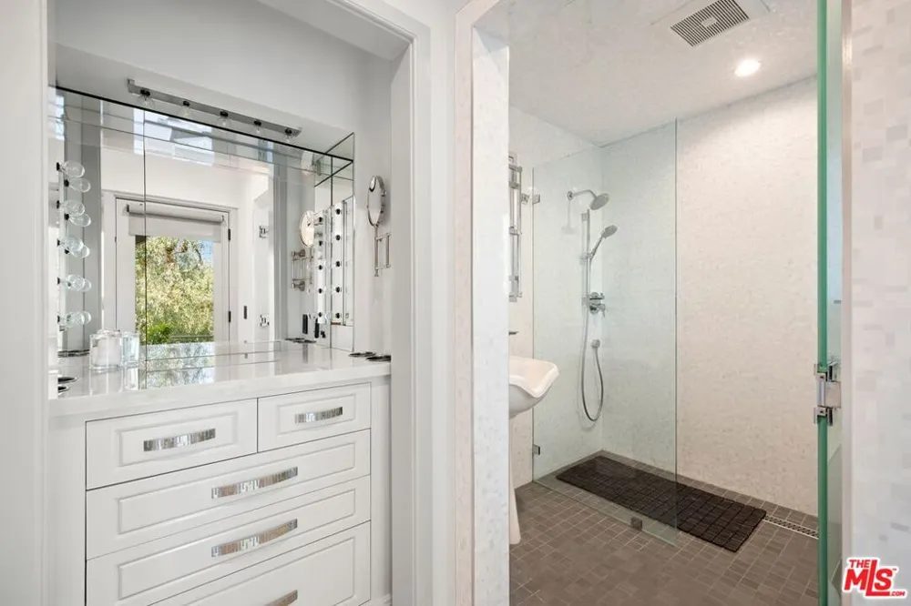 1380 Summitridge Place Beverly Hills, CA 90210