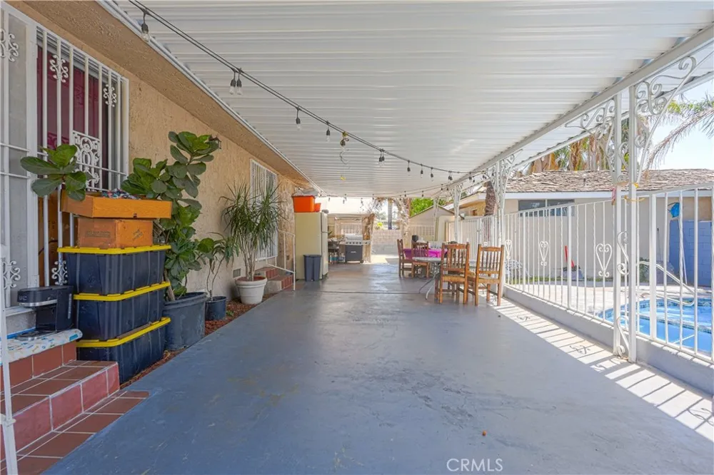 527 W Philadelphia Ontario, CA 91762