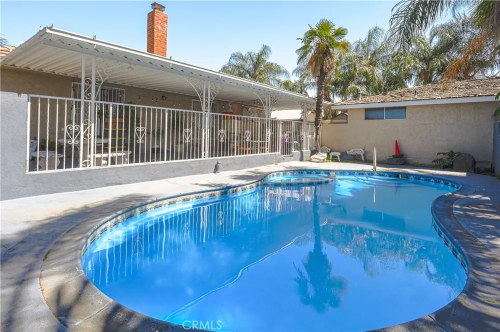527 W Philadelphia Ontario, CA 91762