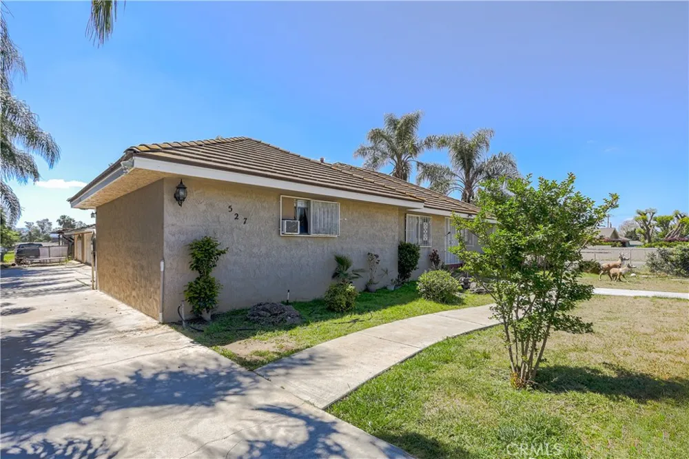 527 W Philadelphia Ontario, CA 91762