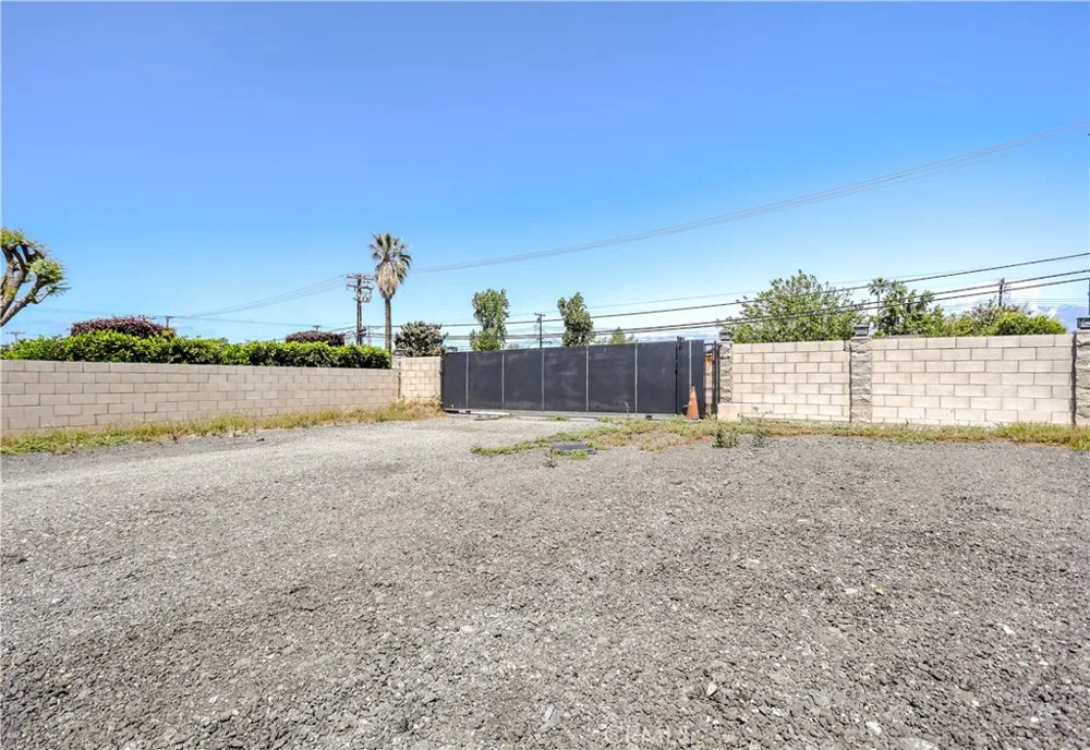527 W Philadelphia Ontario, CA 91762