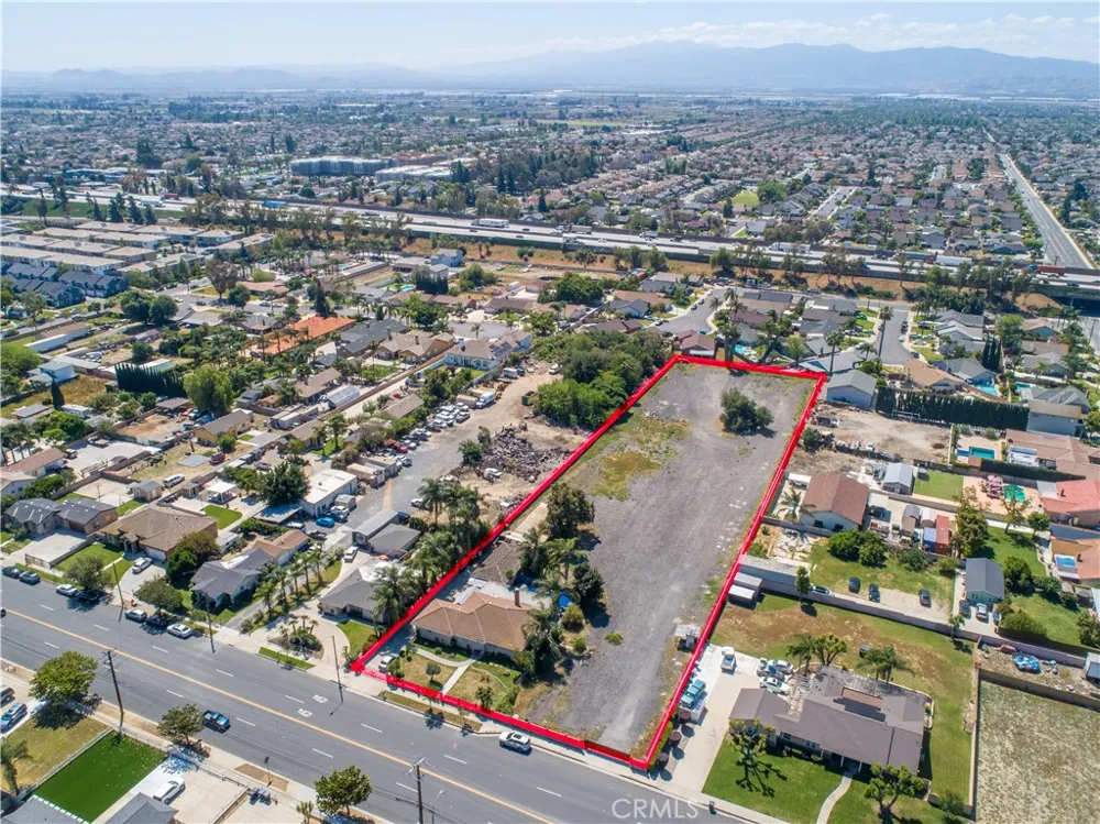527 W Philadelphia Ontario, CA 91762