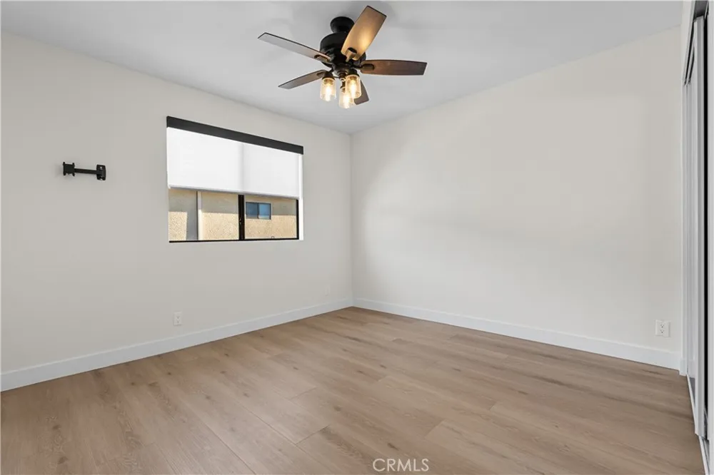 18417 Collins Street #D Tarzana, CA 91356