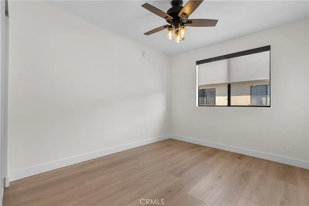 18417 Collins Street #D Tarzana, CA 91356