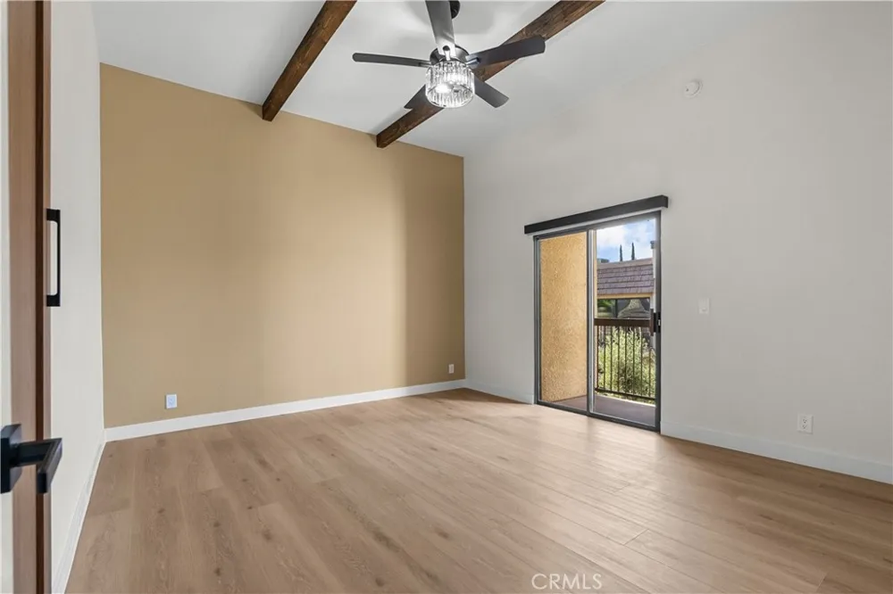 18417 Collins Street #D Tarzana, CA 91356