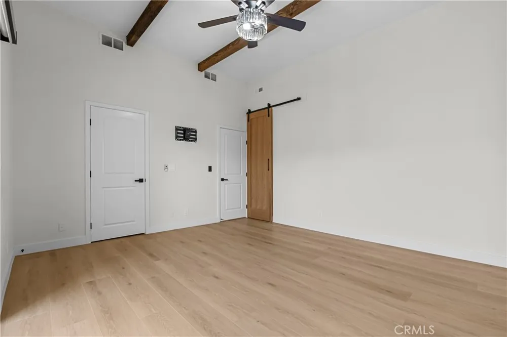 18417 Collins Street #D Tarzana, CA 91356