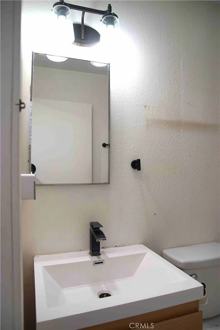 1021 W Bishop #212/I Santa Ana, CA 92703