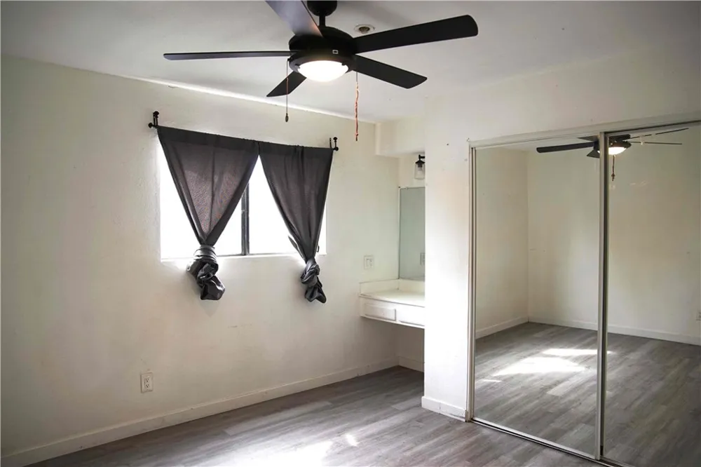 1021 W Bishop #212/I Santa Ana, CA 92703