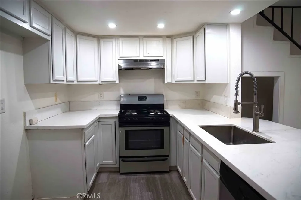 1021 W Bishop #212/I Santa Ana, CA 92703