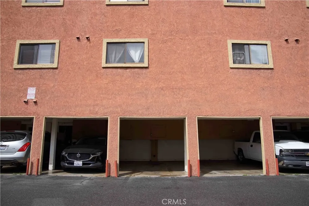 1021 W Bishop #212/I Santa Ana, CA 92703