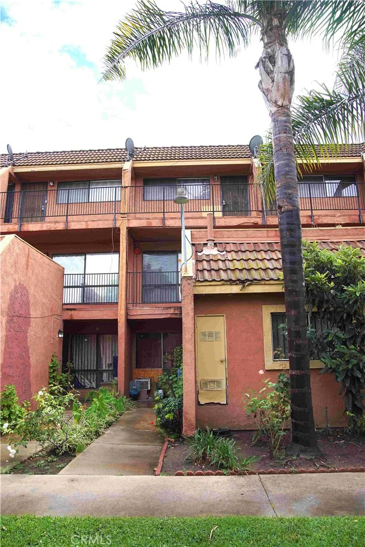 1021 W Bishop #212/I Santa Ana, CA 92703