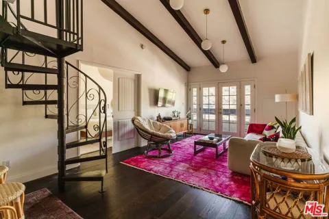 2700 Cahuenga Boulevard #4319