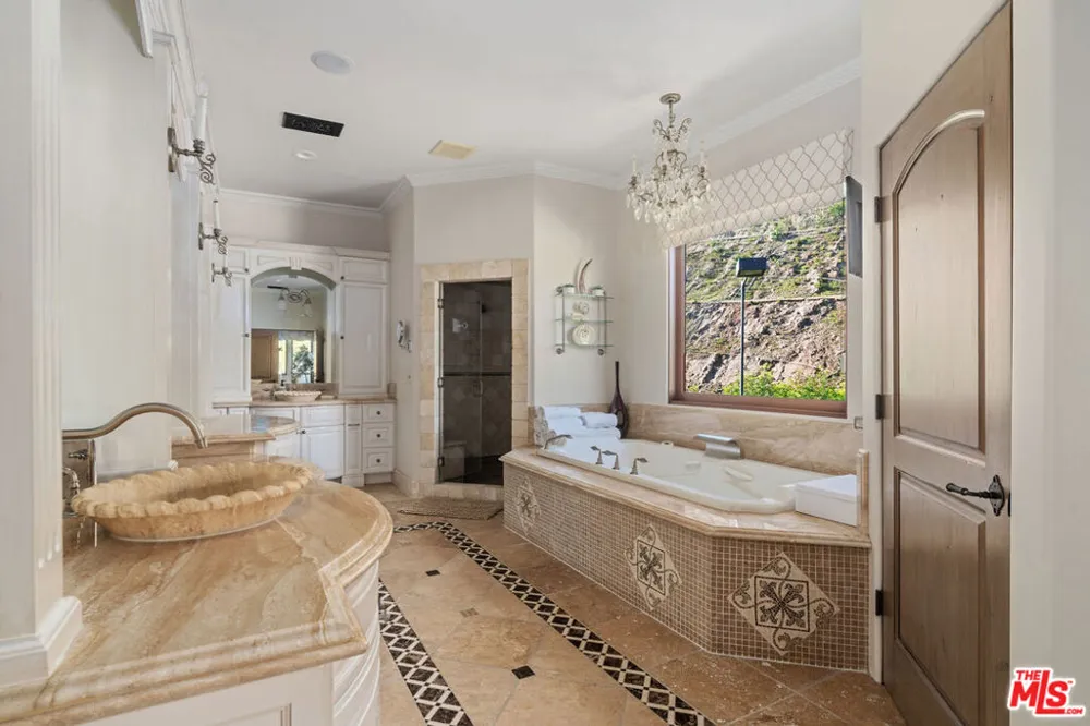 17771 Calle De Palermo Pacific Palisades, CA 90272