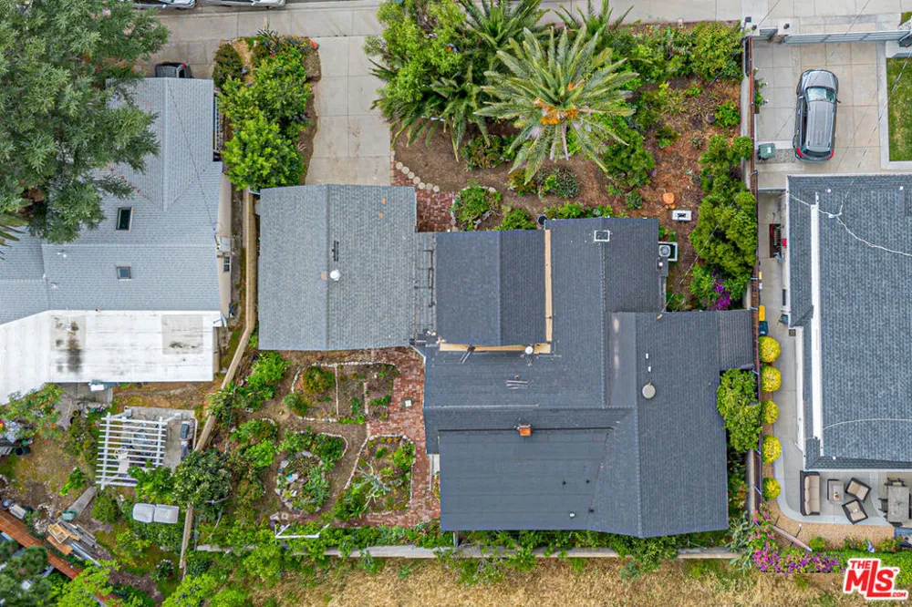 4738 New York Avenue La Crescenta, CA 91214