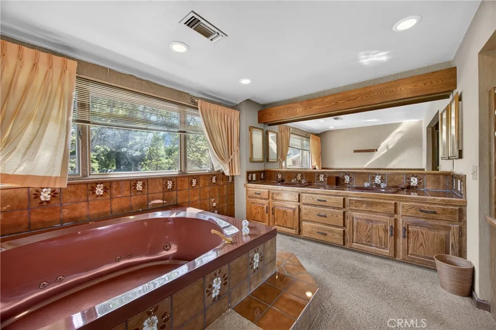 8266 Peninsula Kelseyville, CA 95451