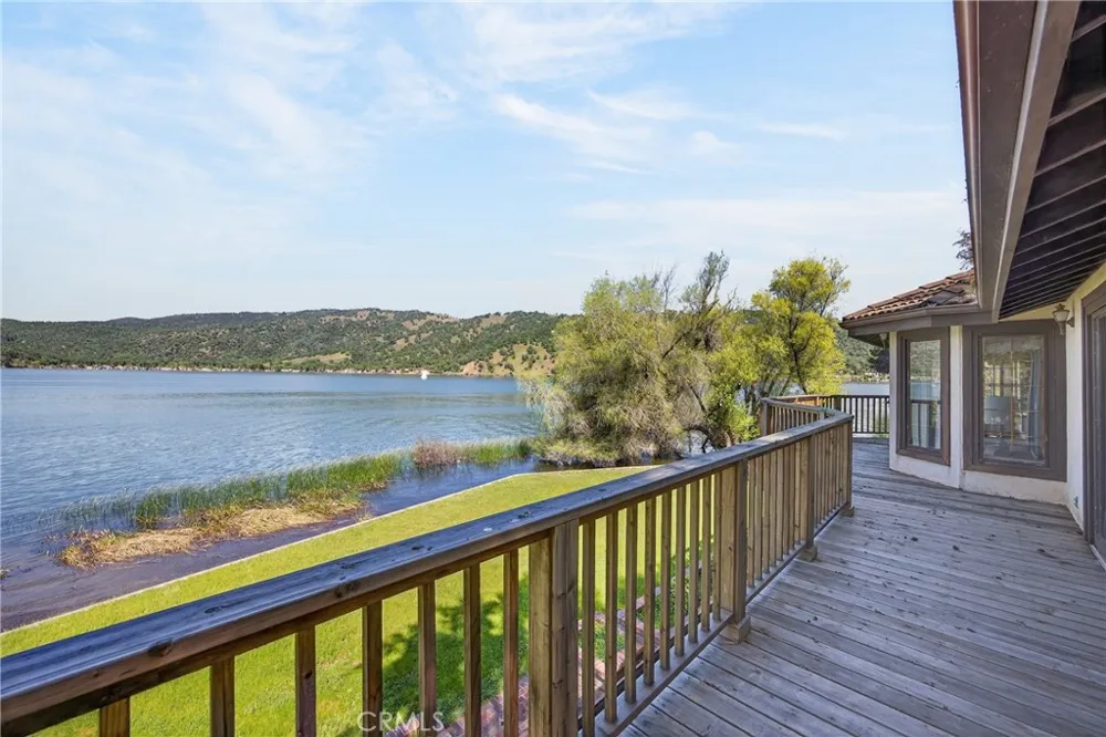 8266 Peninsula Kelseyville, CA 95451