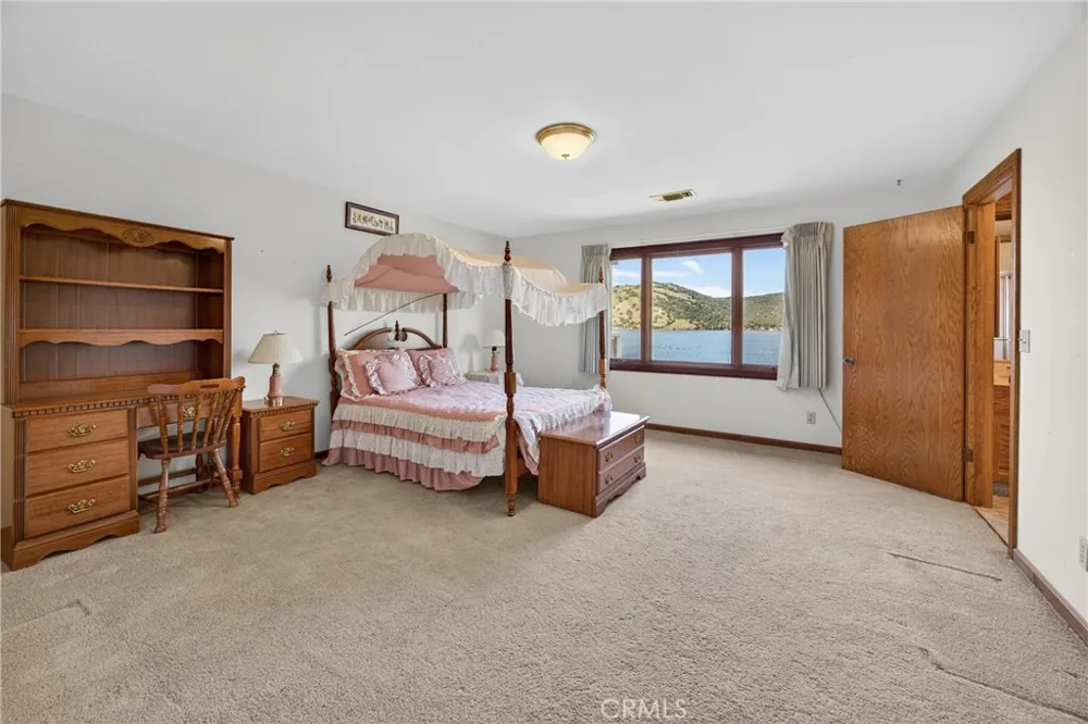 8266 Peninsula Kelseyville, CA 95451