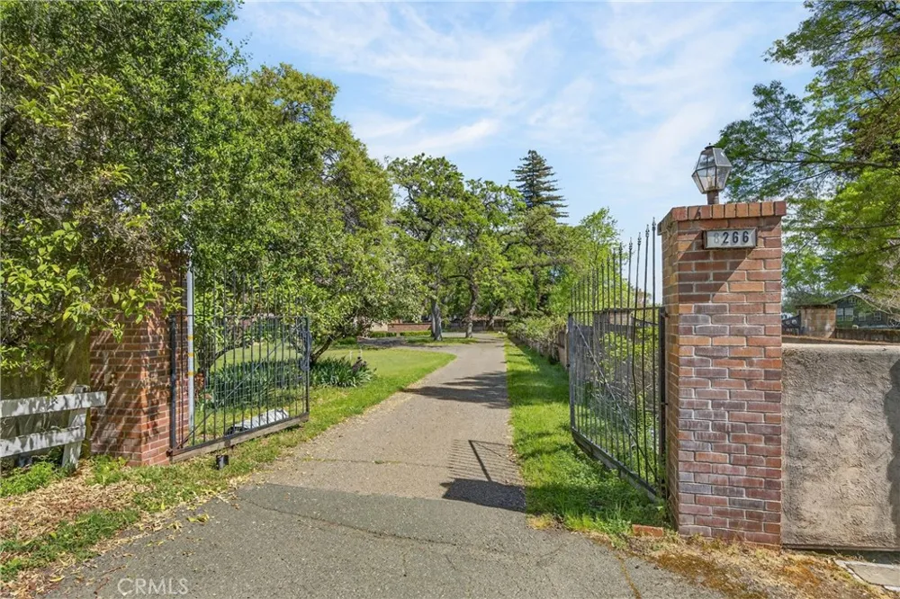 8266 Peninsula Kelseyville, CA 95451