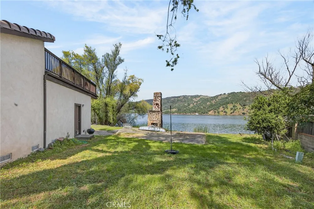 8266 Peninsula Kelseyville, CA 95451