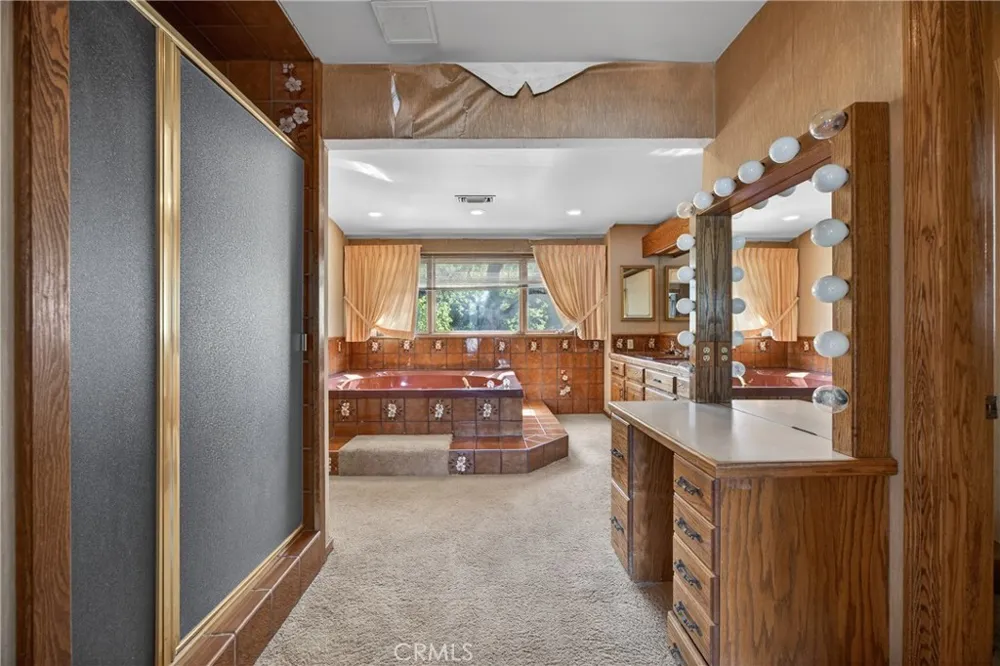 8266 Peninsula Kelseyville, CA 95451