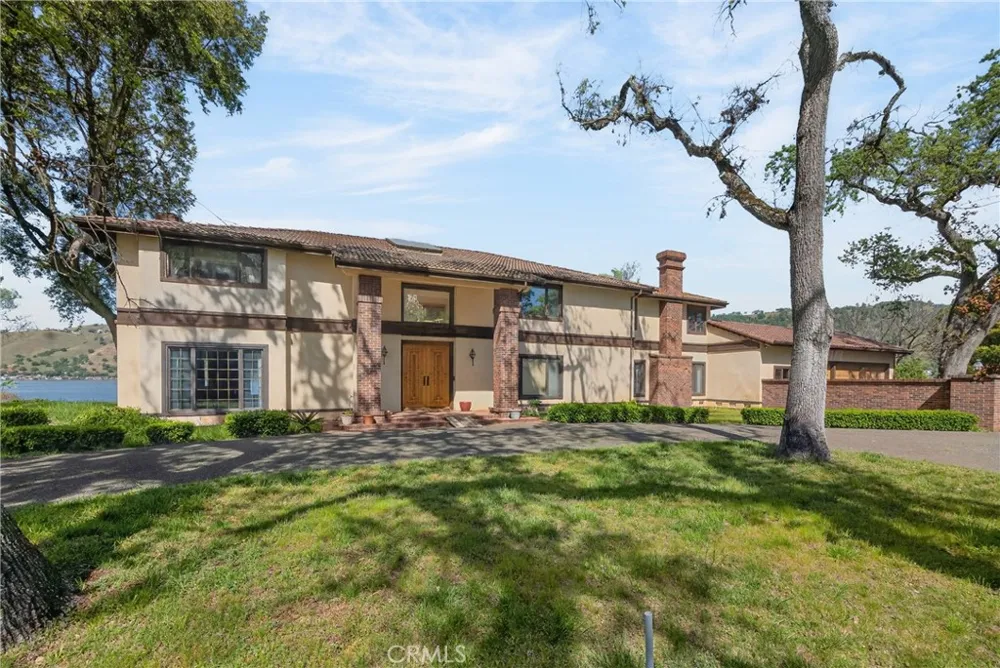 8266 Peninsula Kelseyville, CA 95451