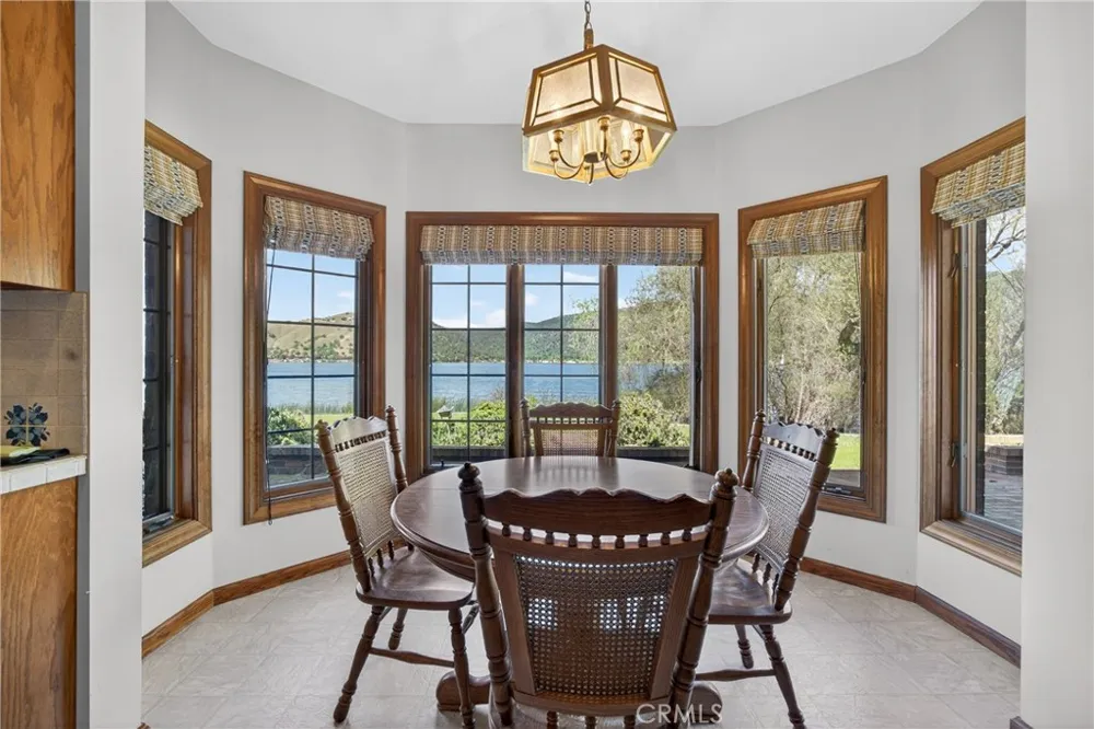 8266 Peninsula Kelseyville, CA 95451