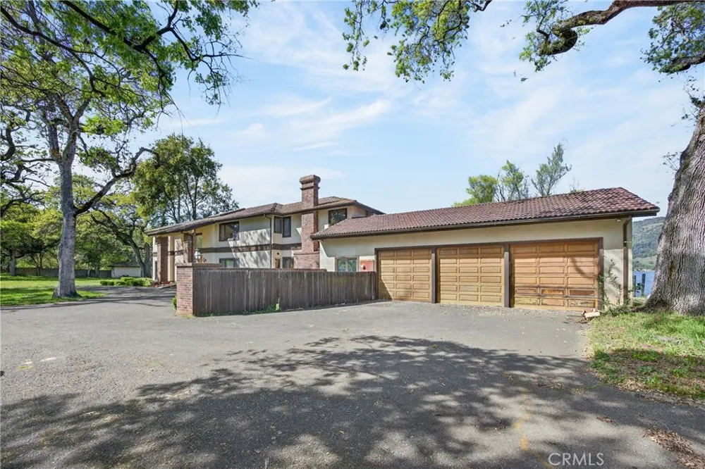 8266 Peninsula Kelseyville, CA 95451