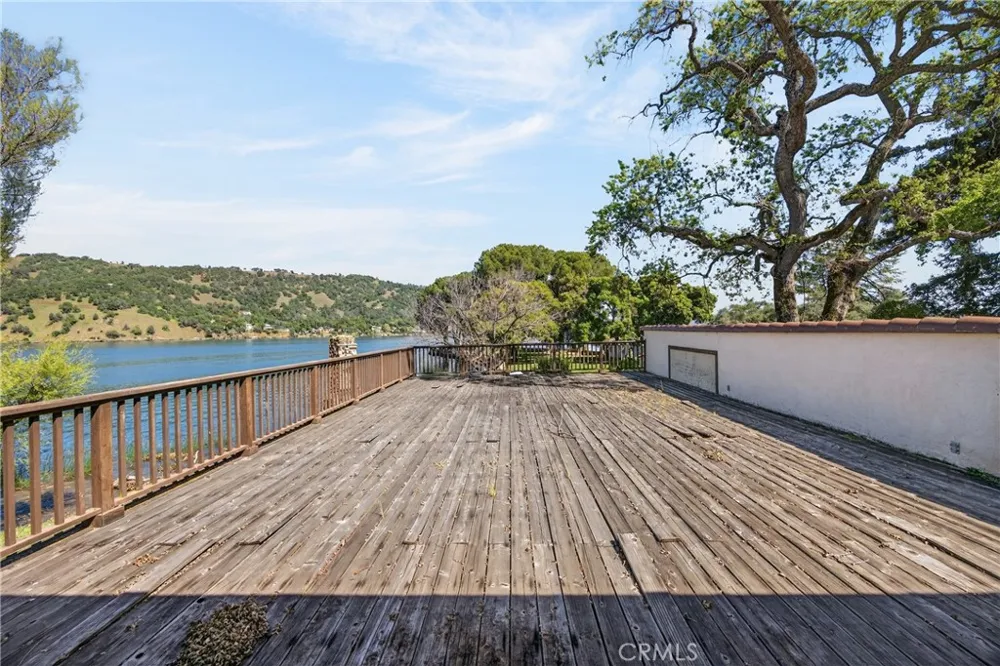 8266 Peninsula Kelseyville, CA 95451