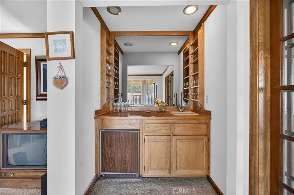 8266 Peninsula Kelseyville, CA 95451
