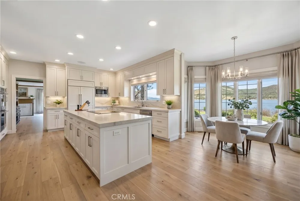 8266 Peninsula Kelseyville, CA 95451
