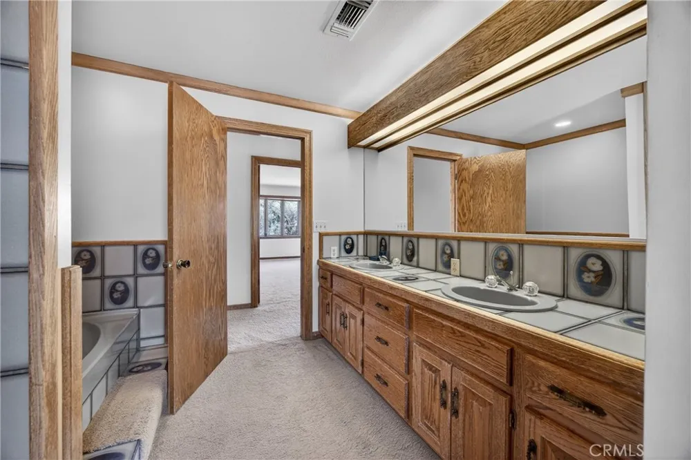 8266 Peninsula Kelseyville, CA 95451