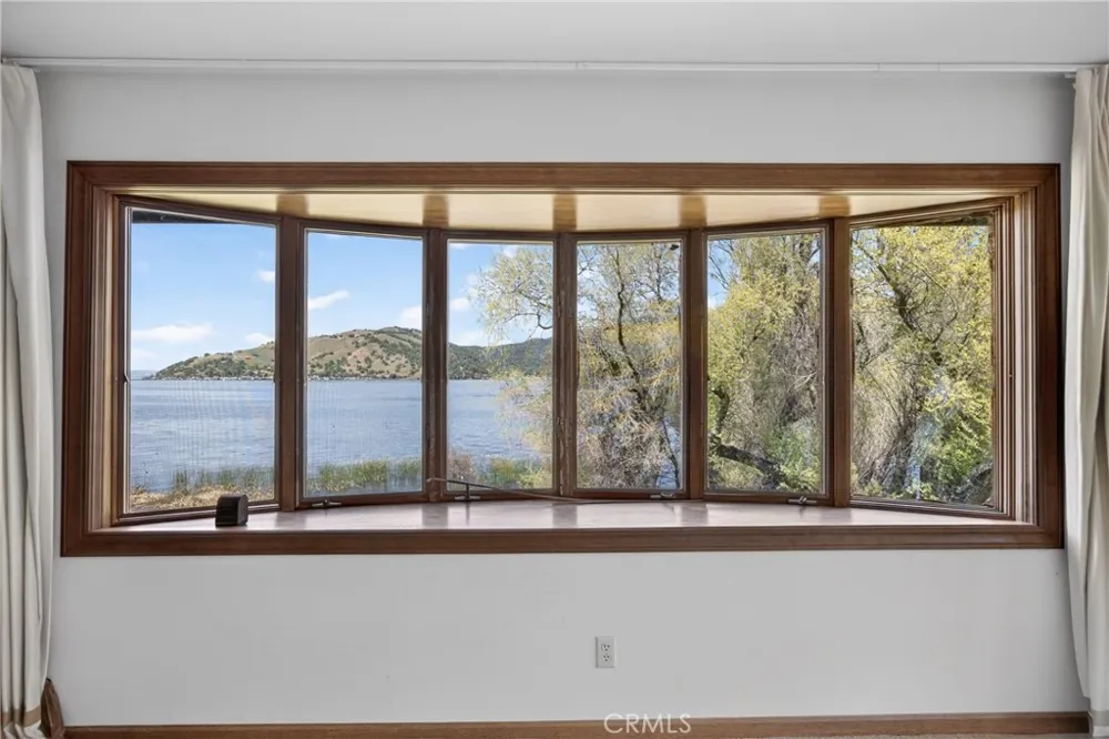 8266 Peninsula Kelseyville, CA 95451