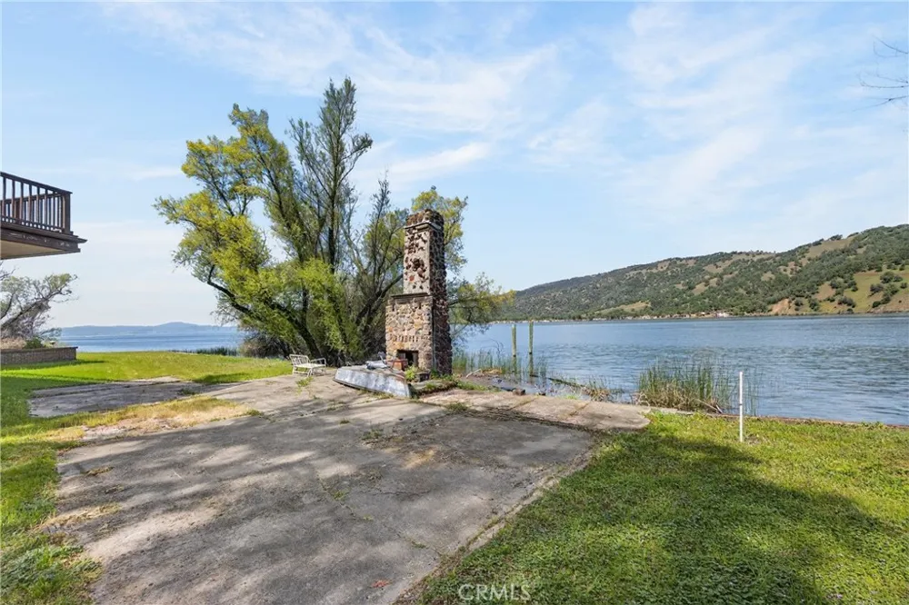 8266 Peninsula Kelseyville, CA 95451