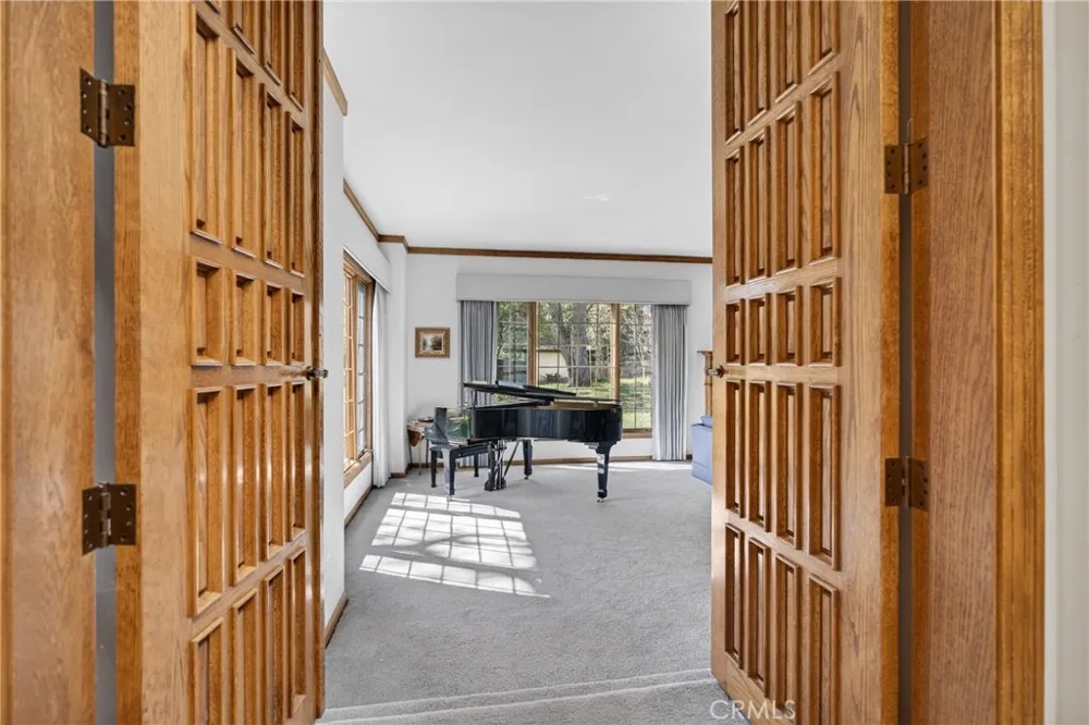 8266 Peninsula Kelseyville, CA 95451