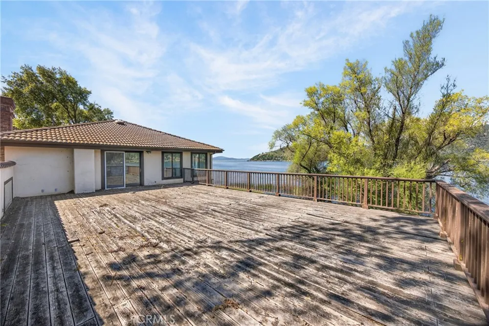 8266 Peninsula Kelseyville, CA 95451